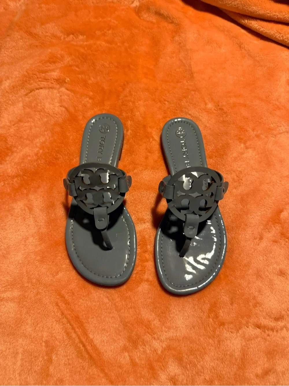 Tory Burch Charcoal Patent Miller Logo Thong Sandals